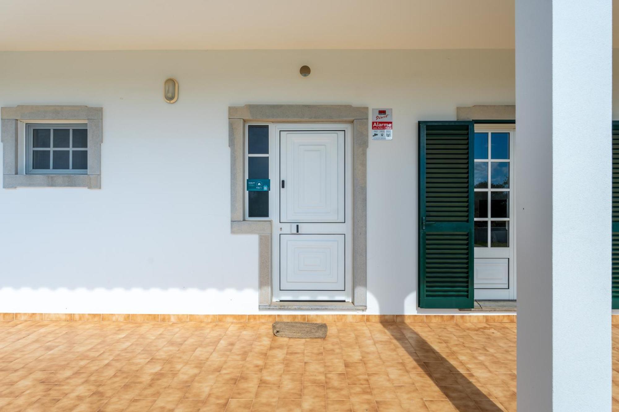 Sunny & Calm 4 Bdr House W/ Pool By Lovelystay Santo Estevao  Exterior photo